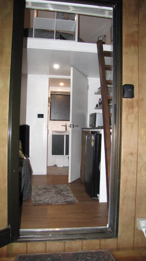 Tiny House In The Bush - A Minute From Town Centre Ruapehu Unique Stays Raetihi Bagian luar foto
