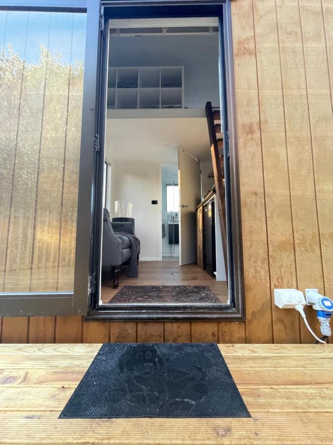 Tiny House In The Bush - A Minute From Town Centre Ruapehu Unique Stays Raetihi Bagian luar foto