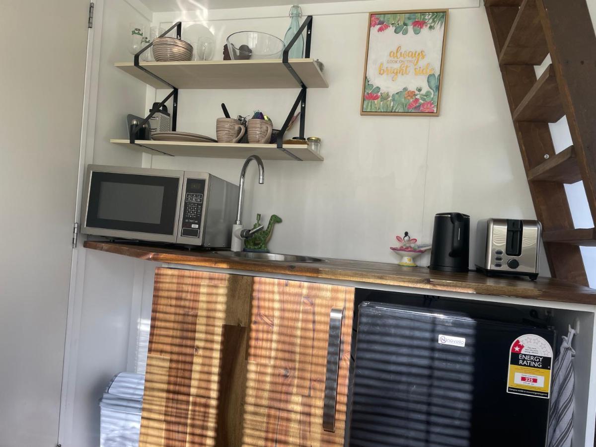 Tiny House In The Bush - A Minute From Town Centre Ruapehu Unique Stays Raetihi Bagian luar foto