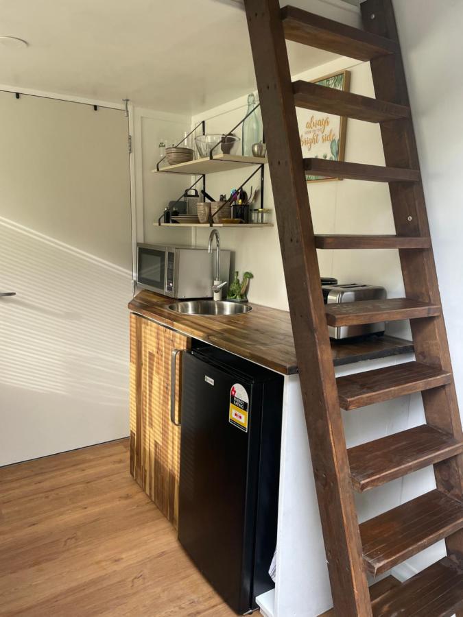 Tiny House In The Bush - A Minute From Town Centre Ruapehu Unique Stays Raetihi Bagian luar foto